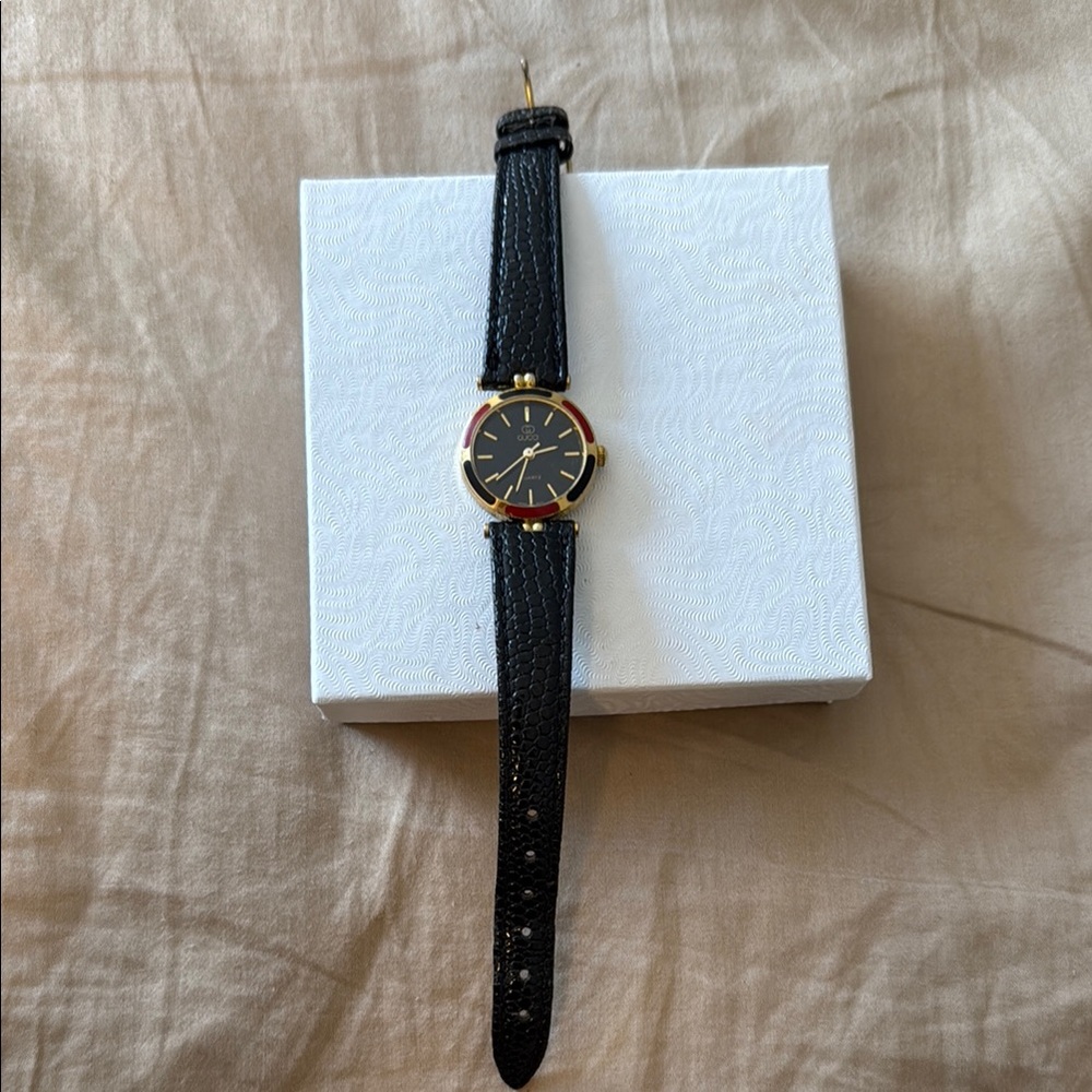 Gucci Sherry line Leather Strap Watch